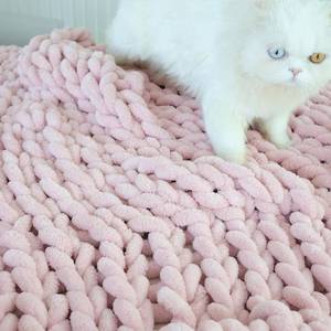 lot 301265 image: Maetoow Chenille Chunky Knit Blanket Throw 40 50 Inch , Handmade Warm & Cozy Blanket Couch, Bed, Home Decor, Soft Breathable Fleece Banket, Christmas Thick and Giant Yarn Throws, Light Pink