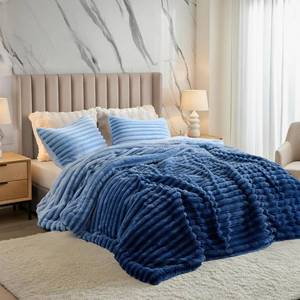 lot 401188 image: Cuddly Ribbed Fluffy Comforter Set Queen Size, Super Soft Plush Fleece Bedding Set, Warm Fuzzy Comforter with Matching Shams, All-Season Cozy 3-Piece Bed Set, Blue Ombre