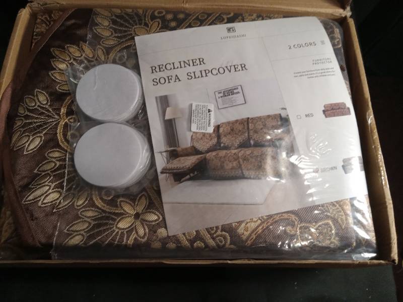 lot 5081 image: Decorative Recliner Sofa Slipcover Set