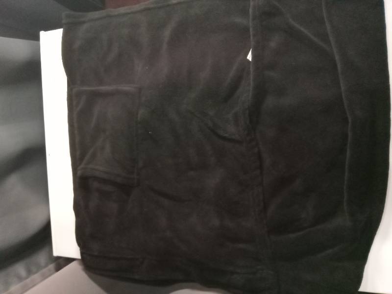 lot 5086 image: Black bath towel wrap Size L