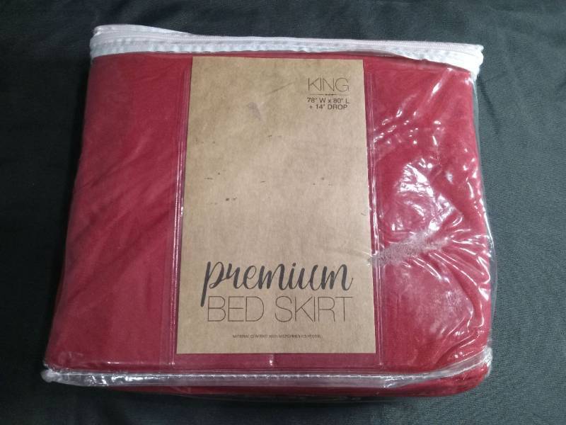 lot 5089 image: King Size Premium Red Bed Skirt