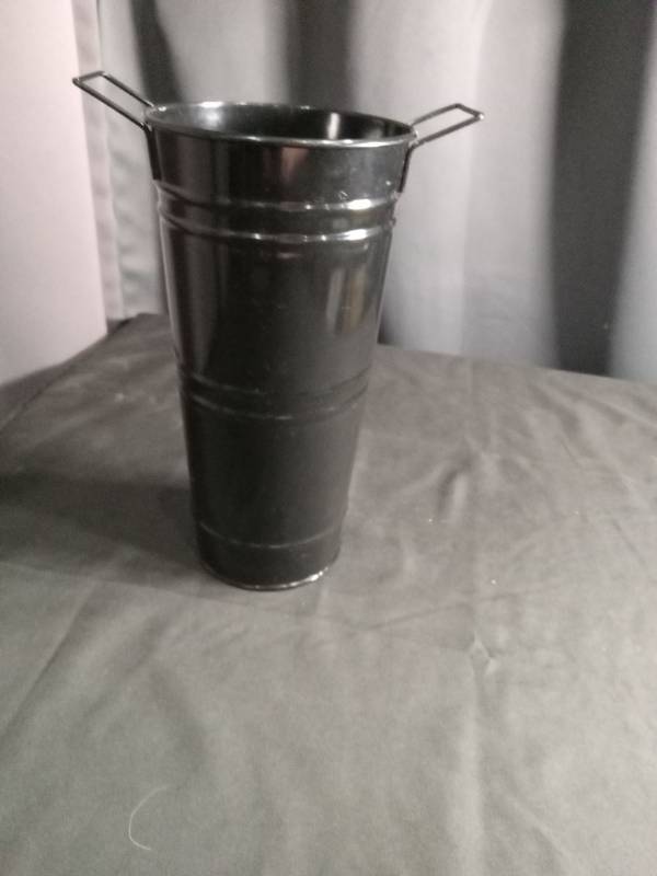 lot 5094 image: Metal French Flower Bucket with Handles