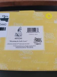 lot 12440 image: Precious Moments Blooming in Gods Love Figurine Box