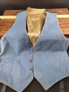 lot 12461 image: Western Style Denim and Corduroy Vest Set