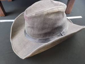 lot 12467 image: Classic Western Style Grey Fedora Hat