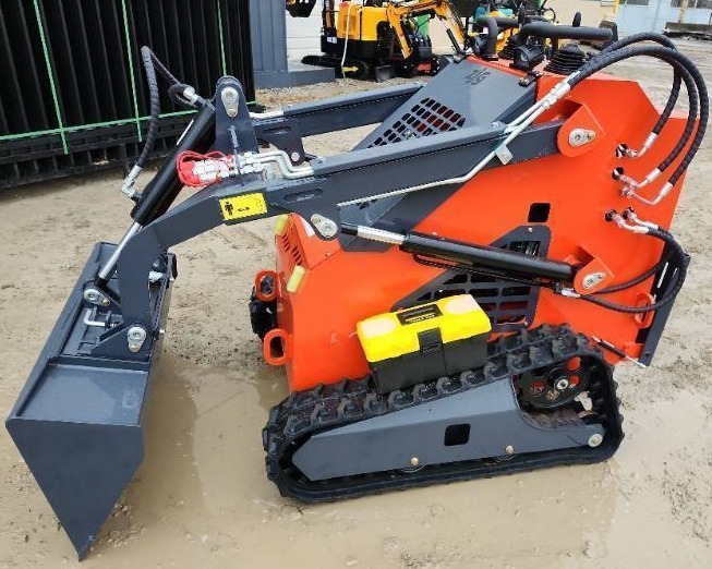 lot 6106 image: Unused Mini Skid Steer Loader  ZJG-380 Orange