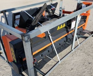 lot 3556 image: Unused WIG 72 Skid Steer Soil ConditioningRaking Machine  XN-DLP-72