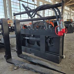 lot 8101 image: Unused Future Mini Skid Steer Side Shift Hydraulic Pallet Fork Attachment FT-CYHC