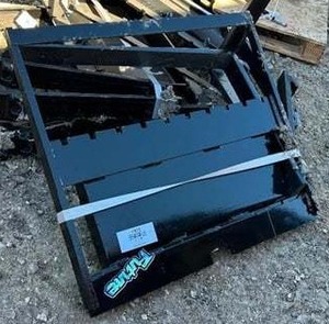 lot 8115 image: Unused Future Mini Skid Steer Pallet Forks FT-XHC