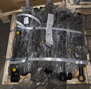 lot 8360 image: Unused Future Lot of 10 Pcs of Hydraulic Cylinders - Measurements in Pics