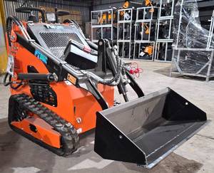 lot 8240 image: Unused Future Mini Skid Steer FT36C - Weight 1985lbs