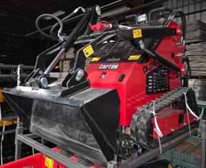lot 8520 image: Mini Skid Steer Loader Model 360T