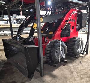 lot 8525 image: CK323W Mini Skid Steer Loader w Wheels - All Wheel Drive System