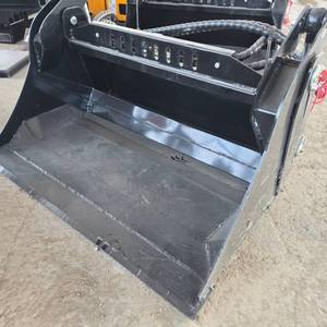 lot 8611 image: UNUSED MINI Skid Steer Captok CK-XH39F 4-in-1 Skid Steer Bucket Attachment