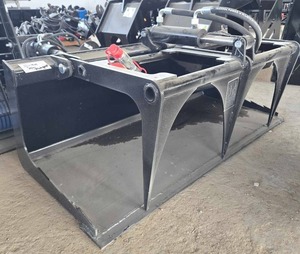 lot 8680 image: UNUSED Captok MINI Skid Steer Hydraulic Plate Grapple Bucket