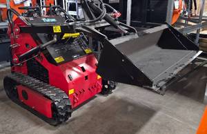 lot 8250 image: Unused Future Mini Skid Steer Loader FT380C - 23HP V-Twin 760cc - 55in Dumping Height