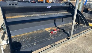 lot 3009 image: Unused LandHonor 72in Skid Steer Combo Rake Bucket HB-12-72W