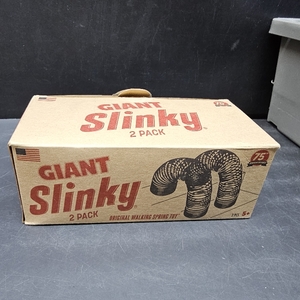 lot 1178 image: Slinky 75th Anniversary Collectors Edition 2-pack