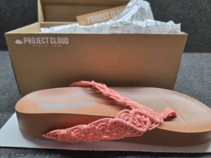 lot 7033 image: Project Cloud Memory Foam Womens Flip Flops, (Mango size 8)