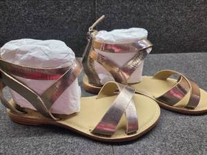 lot 7049 image: Marc Joseph womens Ankle Strap Sandals (Gold ,size 6.5)