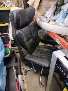 lot 35860 image: Rolling Office Chair