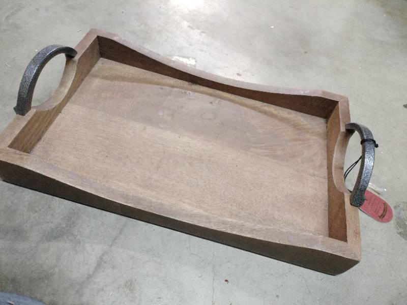 lot 34913 image: Natural Wood Serving Tray