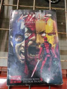 lot 30995 image: Deadpool Kills the Marvel Universe Comic