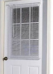 lot 23757 image: Magneblind Cordless Mini Blind 25x72