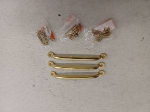 lot 23793 image: 3 Pack Gold Drawer Pulls