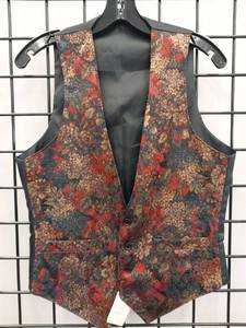 lot 66467 image: APPEARS NEW - Floral Pattern Waistcoat (Size 36)