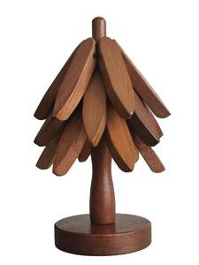 lot 54278 image: Wooden Trivets for Hot Dishes, 3 Wooden Tree-Trivet Set, Wood Coasters Like Christmas-Tree - Retail $15