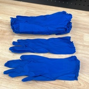 lot 297 image: 12-Blue Unlined Latex Premium Honeycomb Grip Reusable Gloves. Size Small 7 - Retail $0