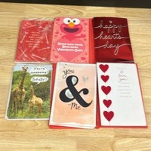 lot 4205 image: Lot of Valentines Day Cards With Envelopes  - Retail $0