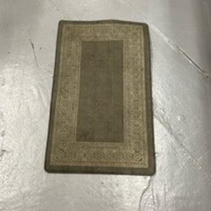 lot 4235 image: 29 x 17 12- Anti Fatigue Kitchen Mat. Used - Retail $0