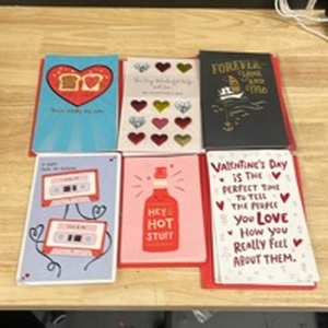 lot 4305 image: Lot of Valentines Day Cards - Retail $0