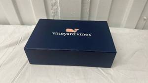 lot 6965 image: Vineyard Vines Storage Boxes 11 in x 7 in Lot of 6