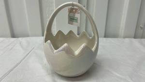 lot 6969 image: White Ceramic Easter Egg Basket Set of 2