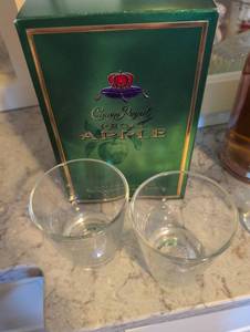lot 2411 image: Crown Royal Regal Apple Gift Set with Glasses