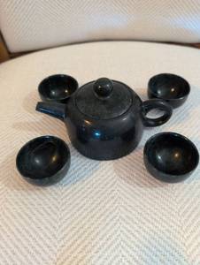lot 2423 image: JadeTea Set with Teapot and 4 Cups