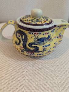 lot 2425 image: Chinese Dragon Teapot with Yellow Background