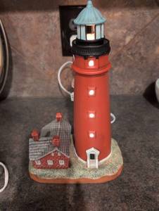 lot 2442 image: Lefton Collection Illuminated Ponce DeLeon Red Lighthouse Lamp