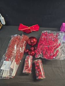 lot 1490 image: Red Christmas Decor&nbsp