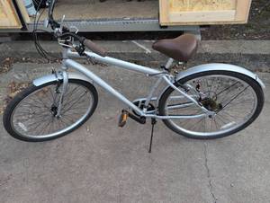 lot 27 image: Sienna Silver Comfort Bicycle