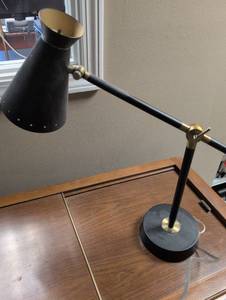 lot 1607 image: Mid Century Modern Adjustable Desk Lamp