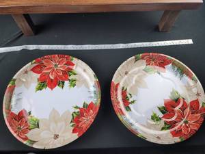 lot 1749 image: Poinsettia Holiday Serving Trays