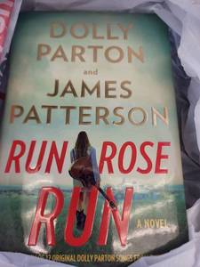 lot 1948 image: Run Rose Run Novel - Dolly Parton & James Patterson