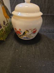 lot 1505 image: Avon Sign of Spring Decorative Pomander