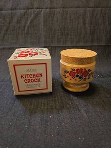lot 1507 image: Avon Kitchen Crock Fragrance Candelette with Box