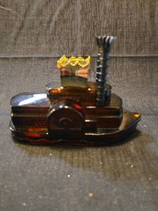 lot 1508 image: Avon Side Wheeler Riverboat Aftershave Decanter