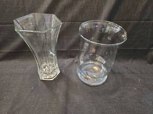 lot 1514 image: Art Deco Style Clear Glass Vases